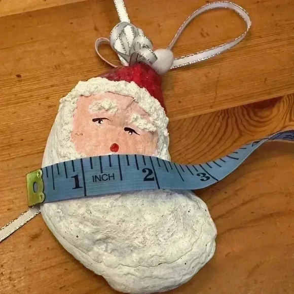 Handmade Santa shell Christmas ornament - Picture 6 of 6